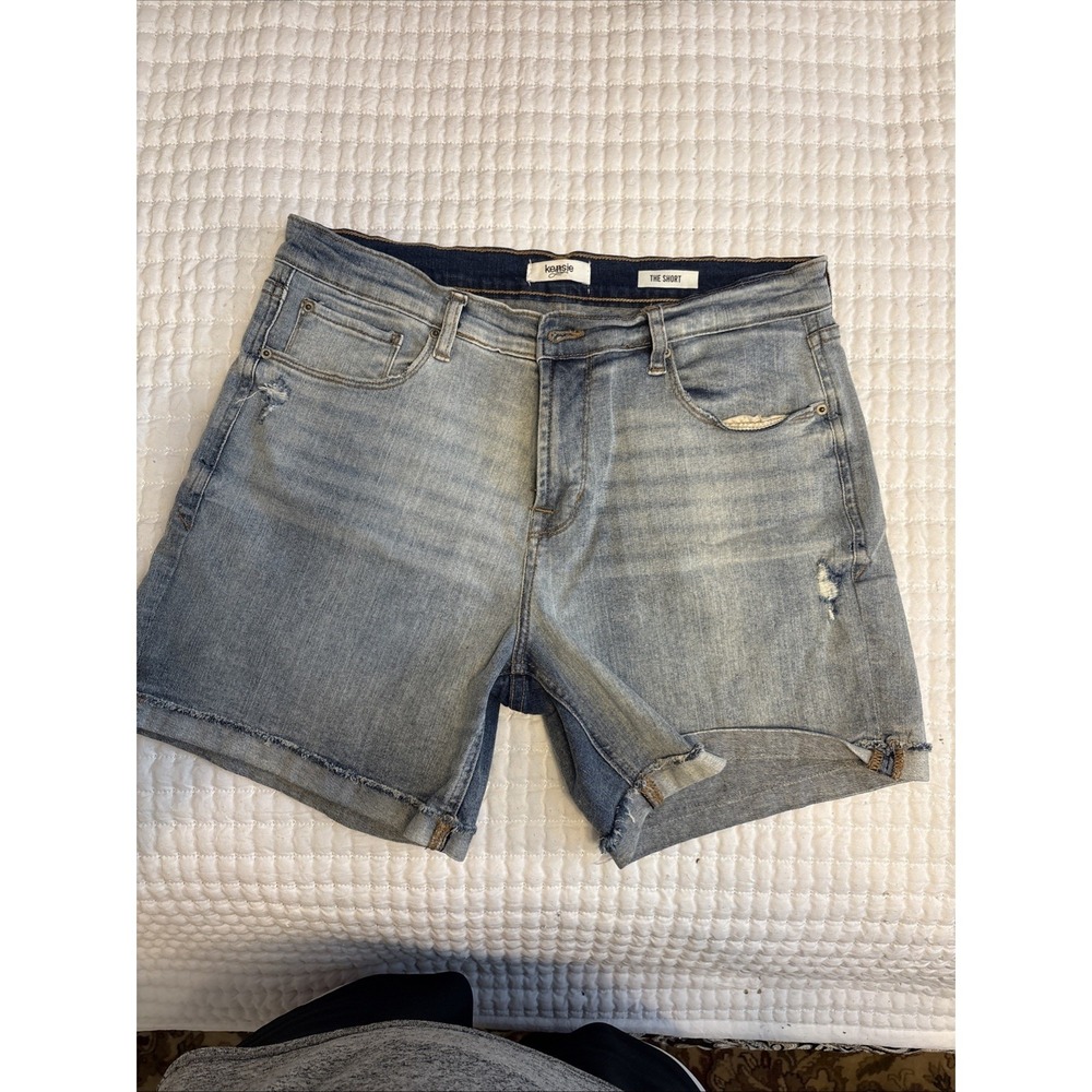 kensie ( the short)‎ lightly distressed jean shorts size 10